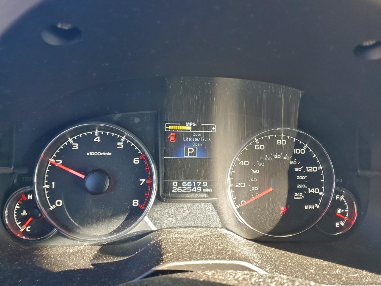 Subaru Outback 2.5i Limited Image 10