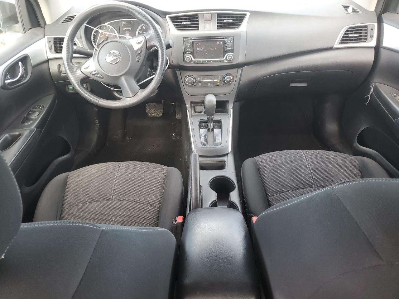 Nissan Sentra S Image 3