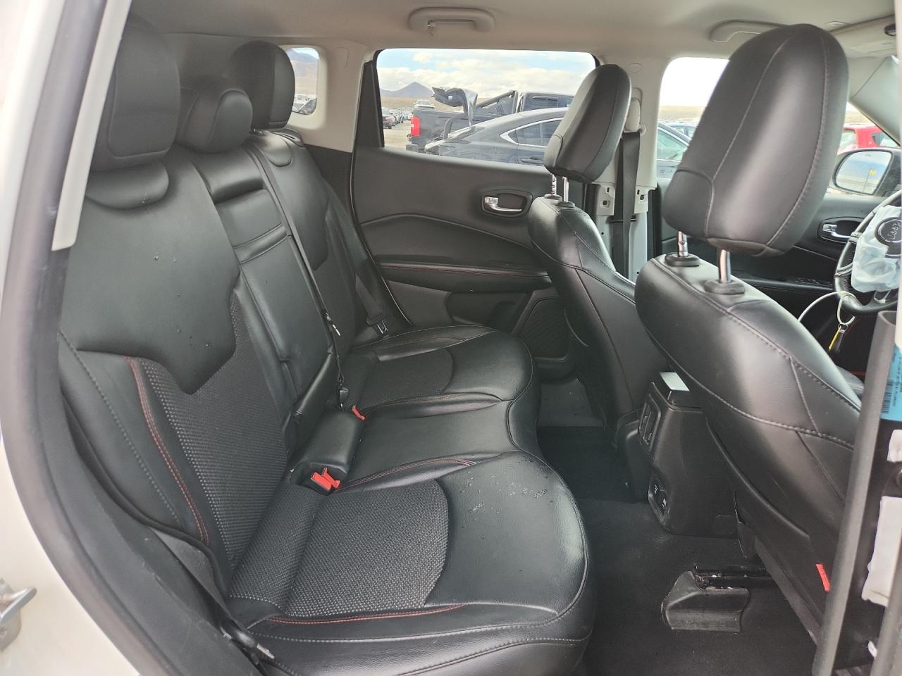 Jeep Compass Trailhawk Image 13