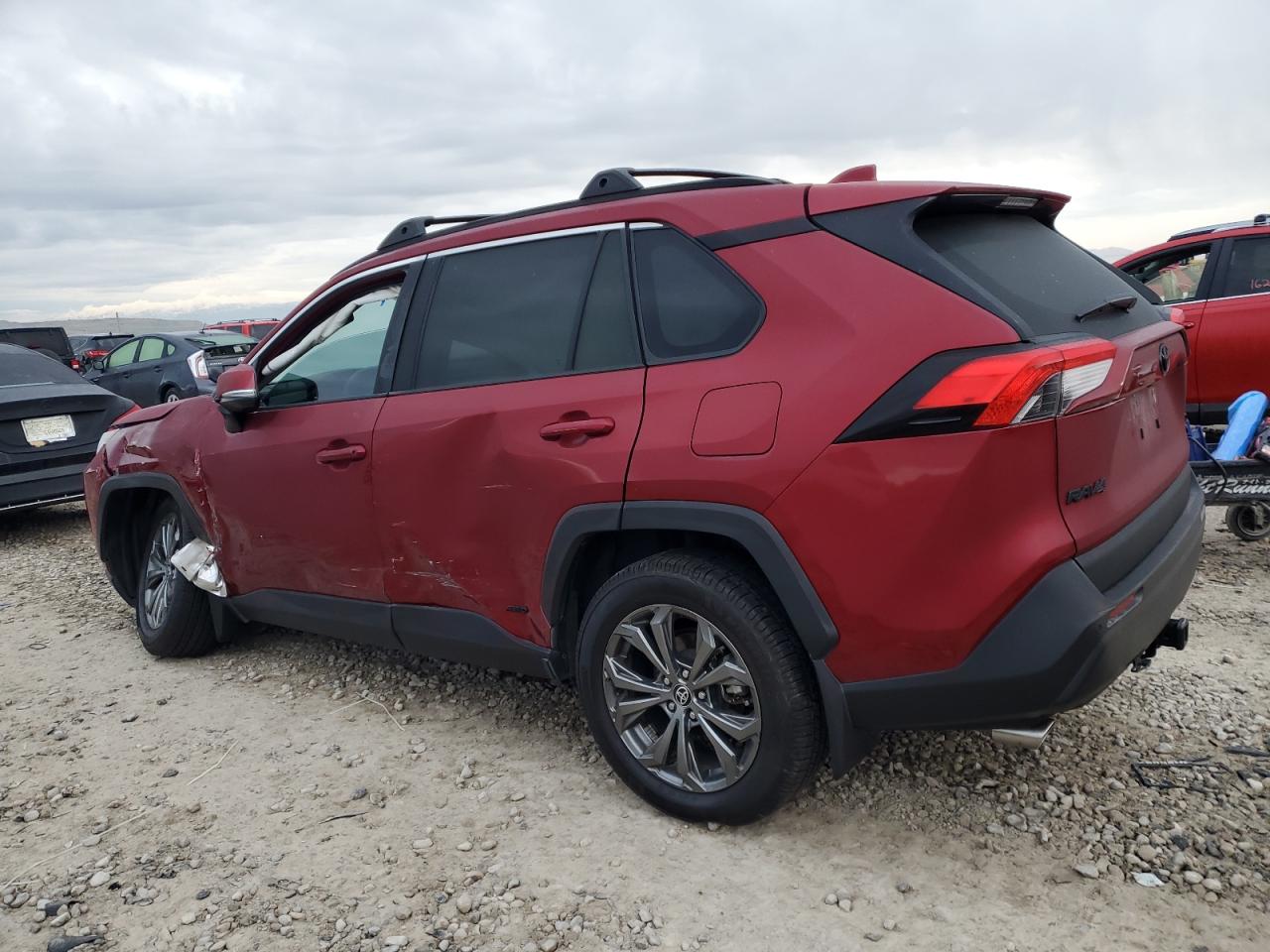 Toyota RAV4 Xle Premium Image 4