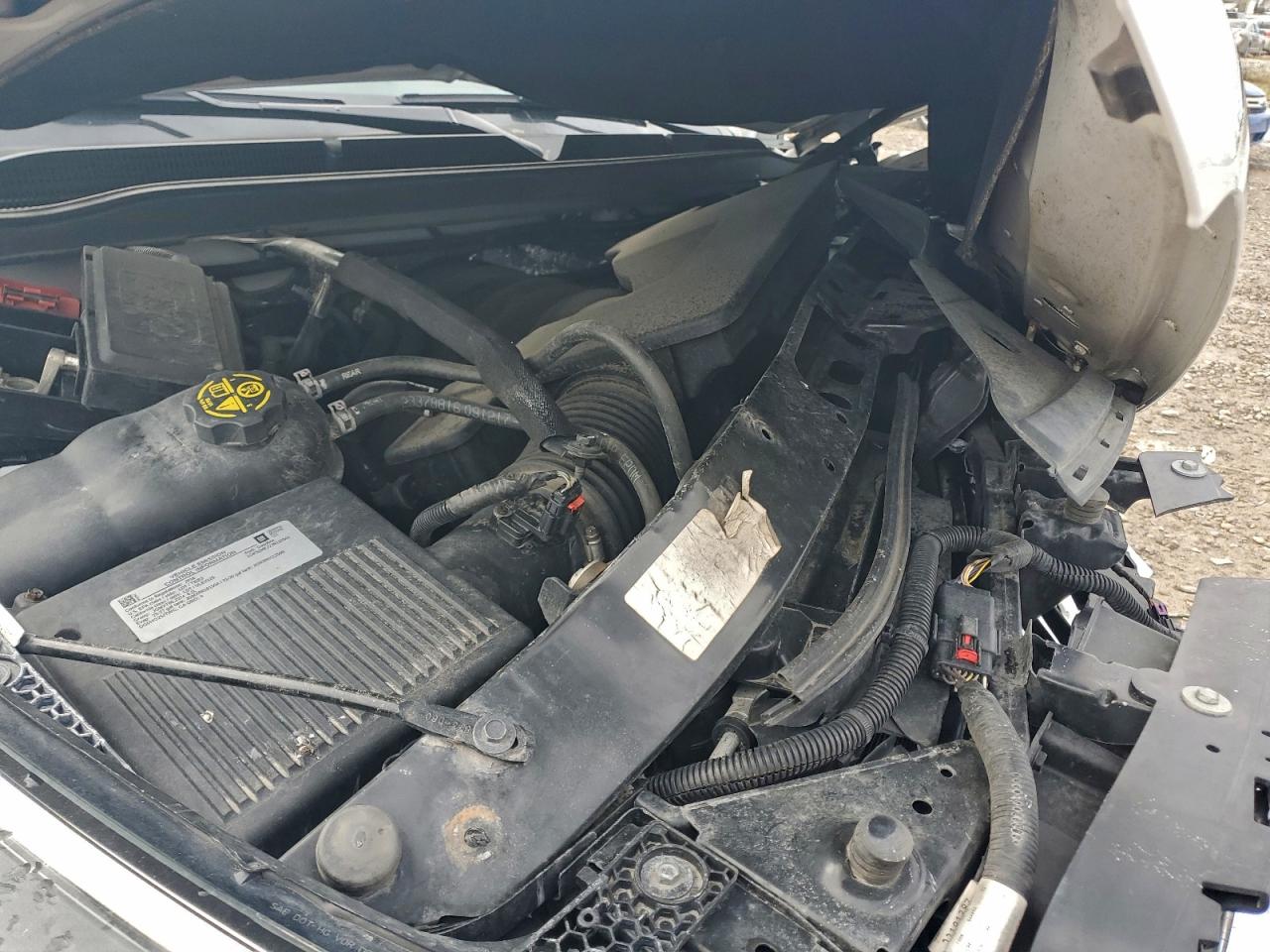 GMC Yukon Denali Image 10