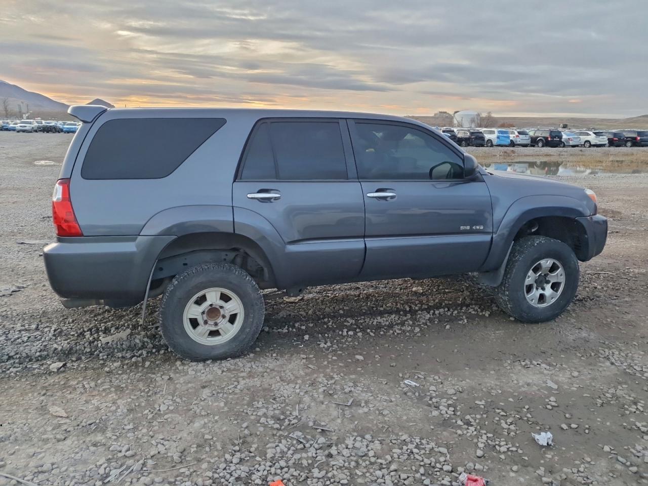 Toyota 4Runner Sr5 Image 2