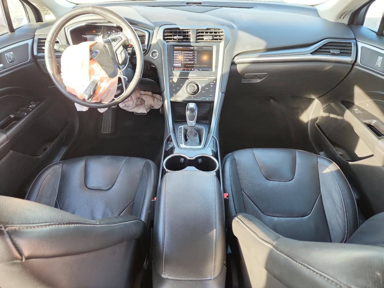 Ford Fusion Titanium Image 11