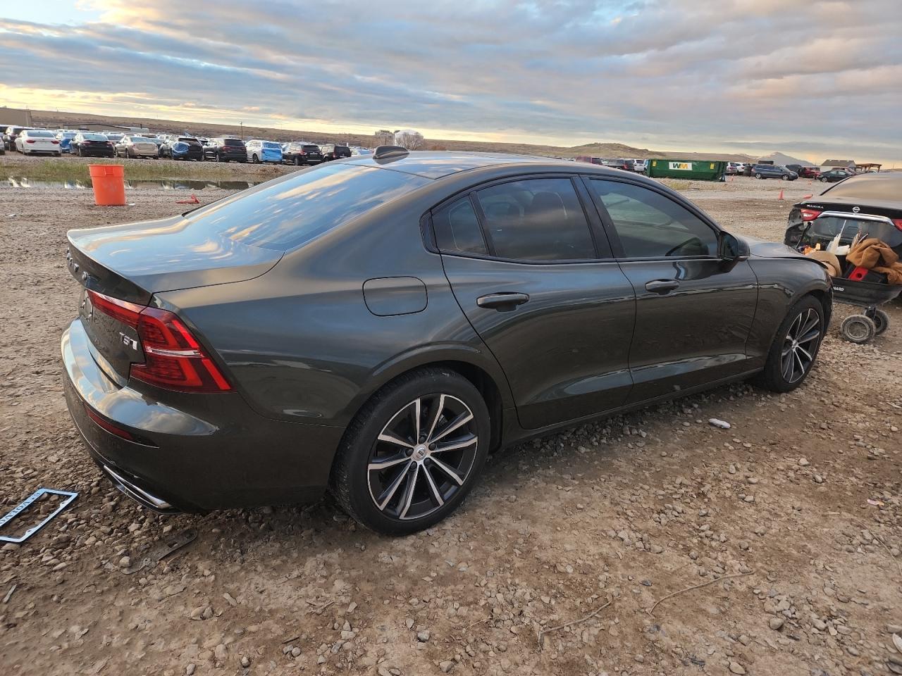 Volvo S60 T5 Momentum Image 2