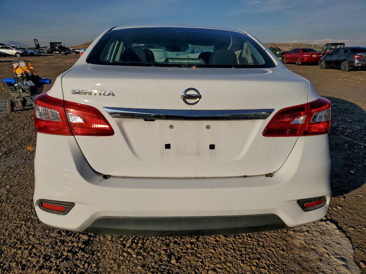 Nissan Sentra S Image 3