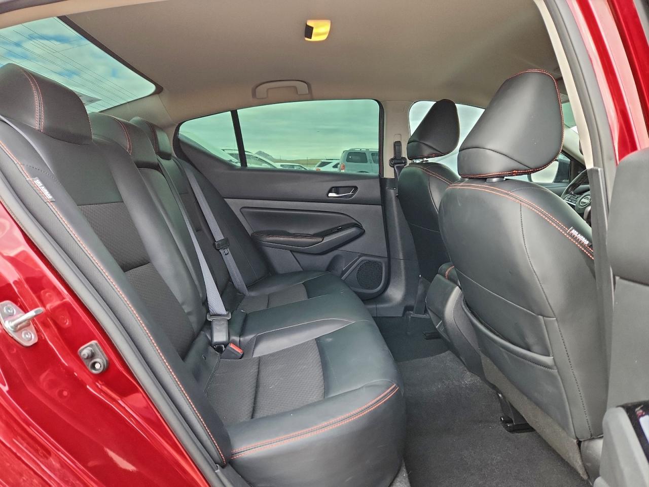 Nissan Altima Sr Image 11