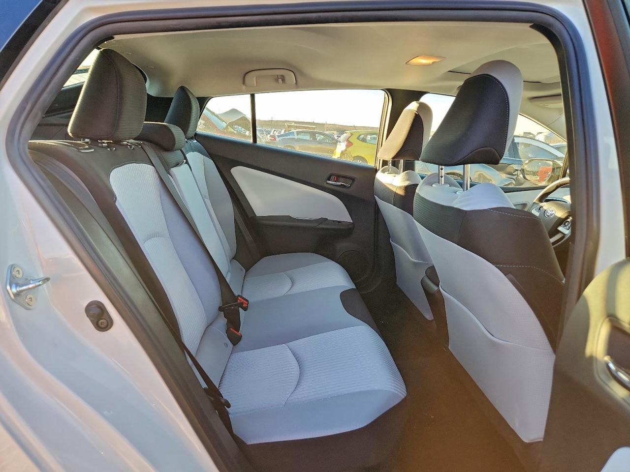 Toyota Prius Image 9