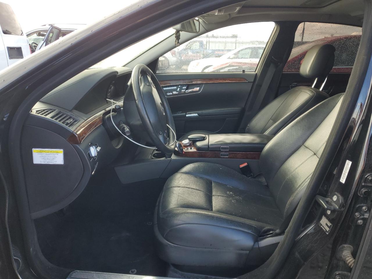 Mercedes-Benz S-Class 550 4matic Image 9