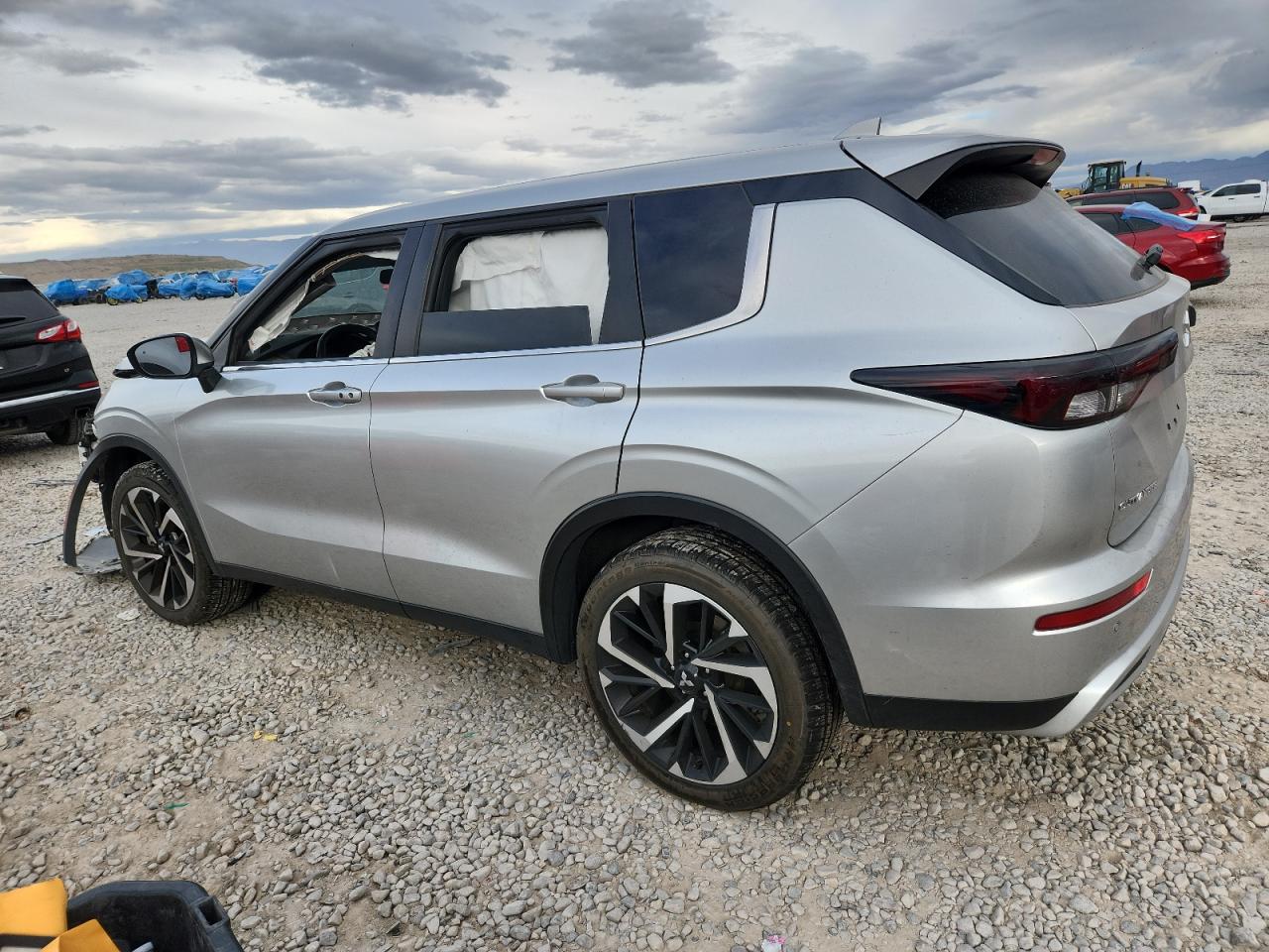 Mitsubishi Outlander Se Image 11