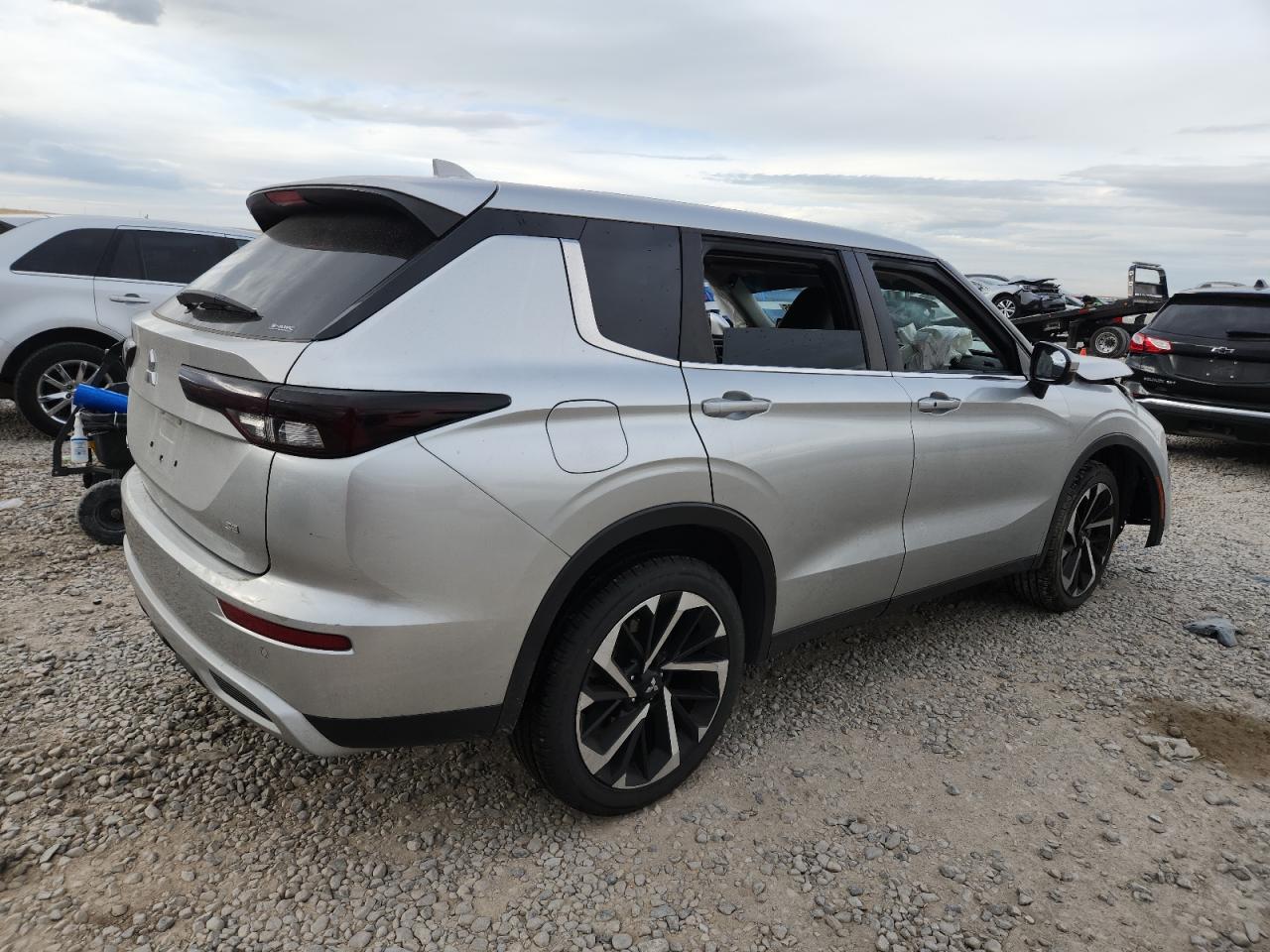 Mitsubishi Outlander Se Image 2