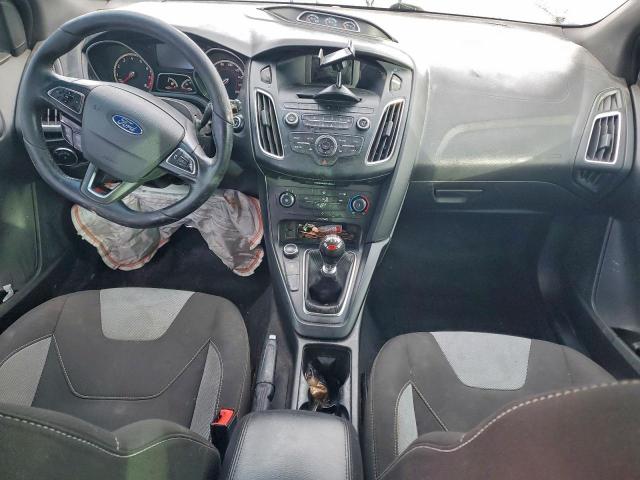 Ford Focus St Image 9