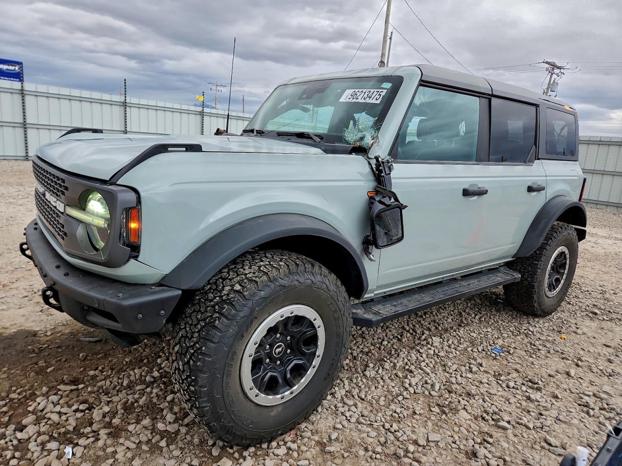 Ford Bronco Base Image 1