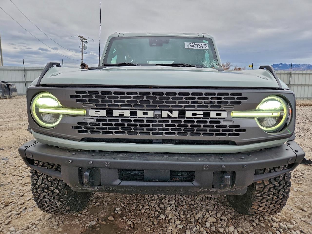 Ford Bronco Base Image 13