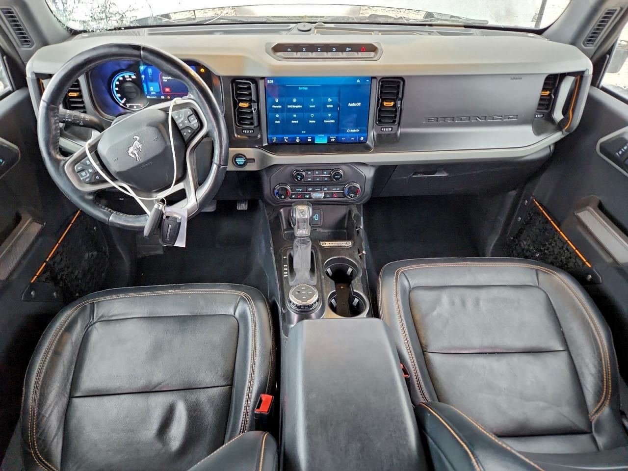 Ford Bronco Base Image 8