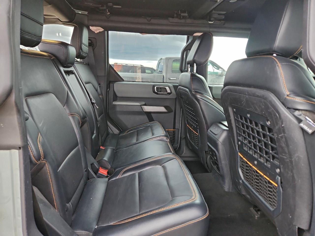 Ford Bronco Base Image 3