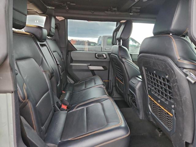 Ford Bronco Base Image 3