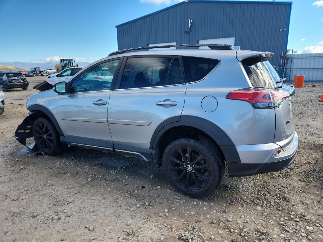 Toyota RAV4 Adventure Image 4