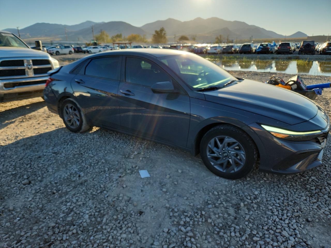 Hyundai ELANTRA Blue Image 2