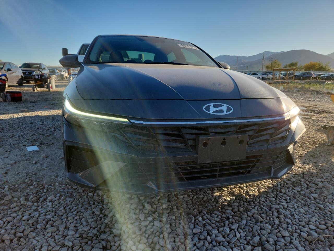 Hyundai ELANTRA Blue Image 4