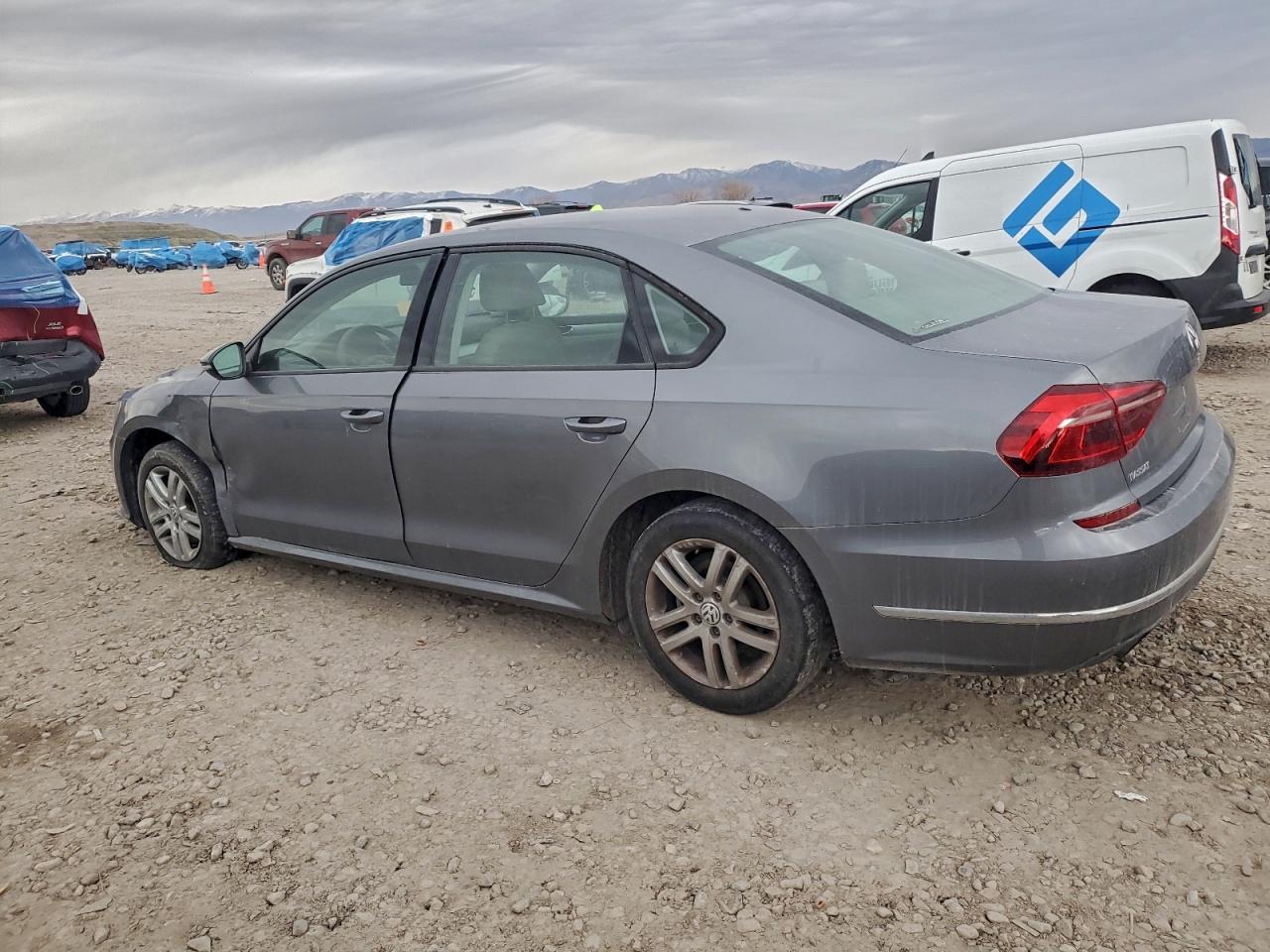 Volkswagen Passat S Image 5