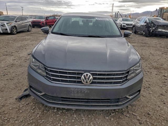 Volkswagen Passat S Image 4