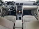 Volkswagen Passat S Image 6