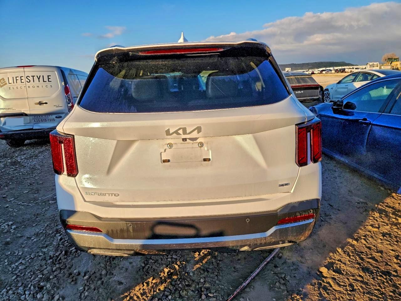 Kia Sorento S Image 8