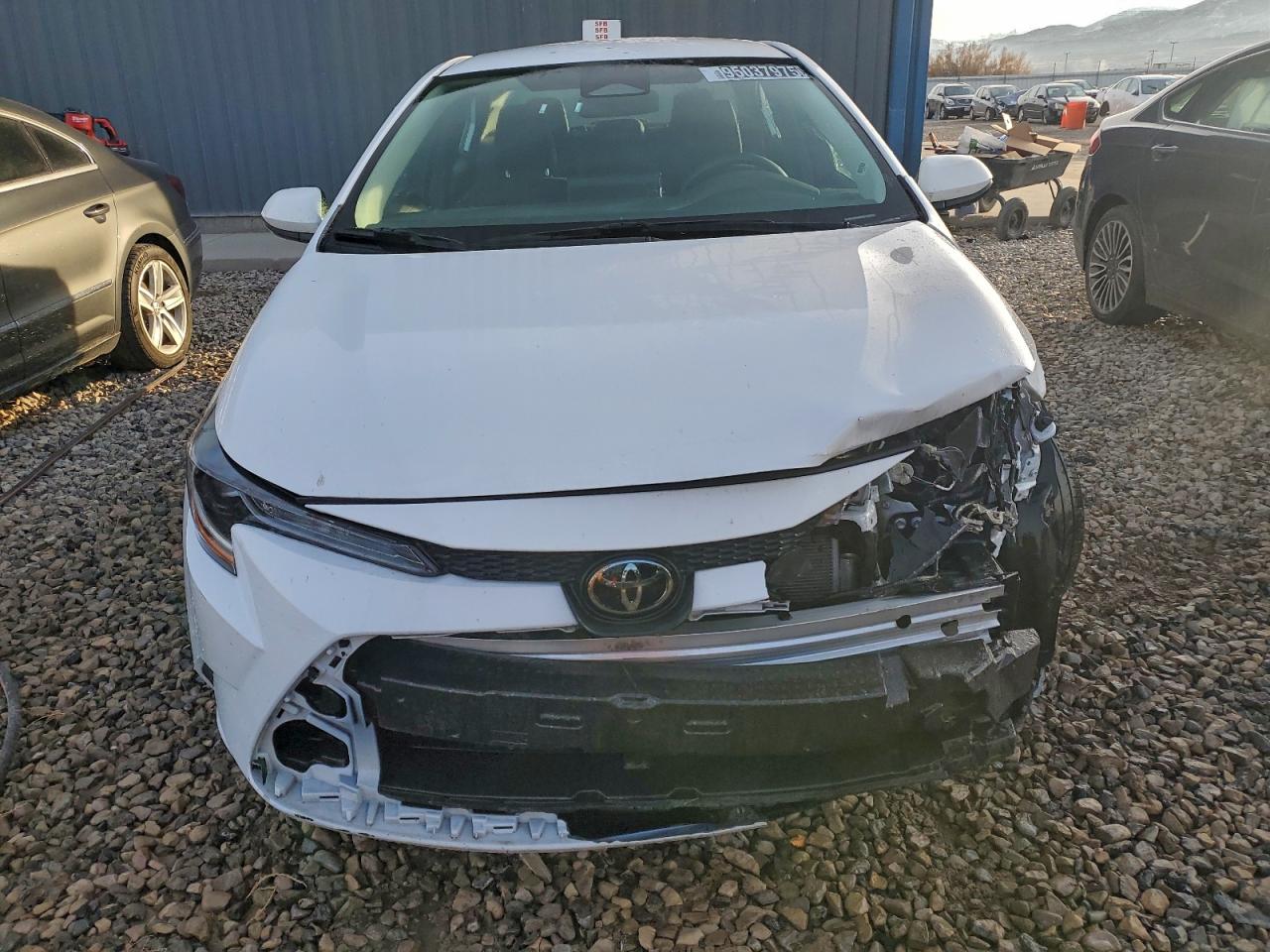 Toyota Corolla Le Image 7