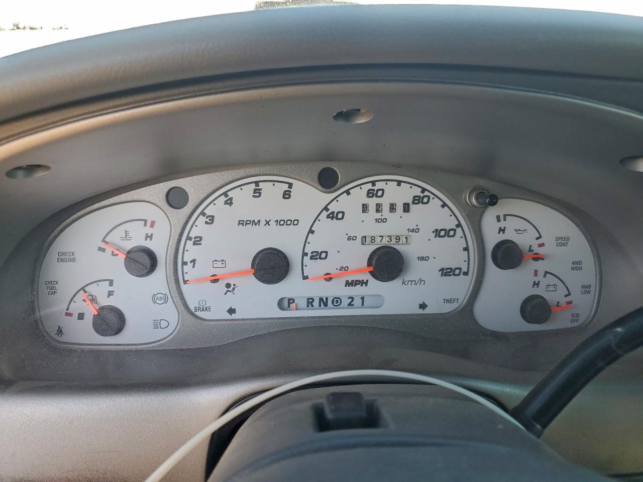 Ford Explorer Image 7