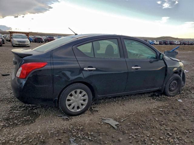 Nissan Versa S Image 2
