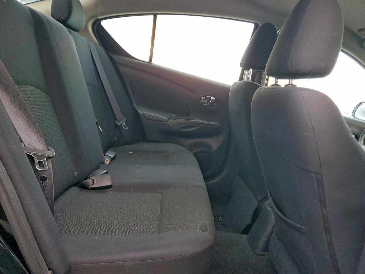 Nissan Versa S Image 8