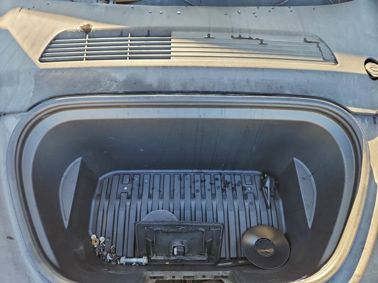 Tesla Model Y Image 9