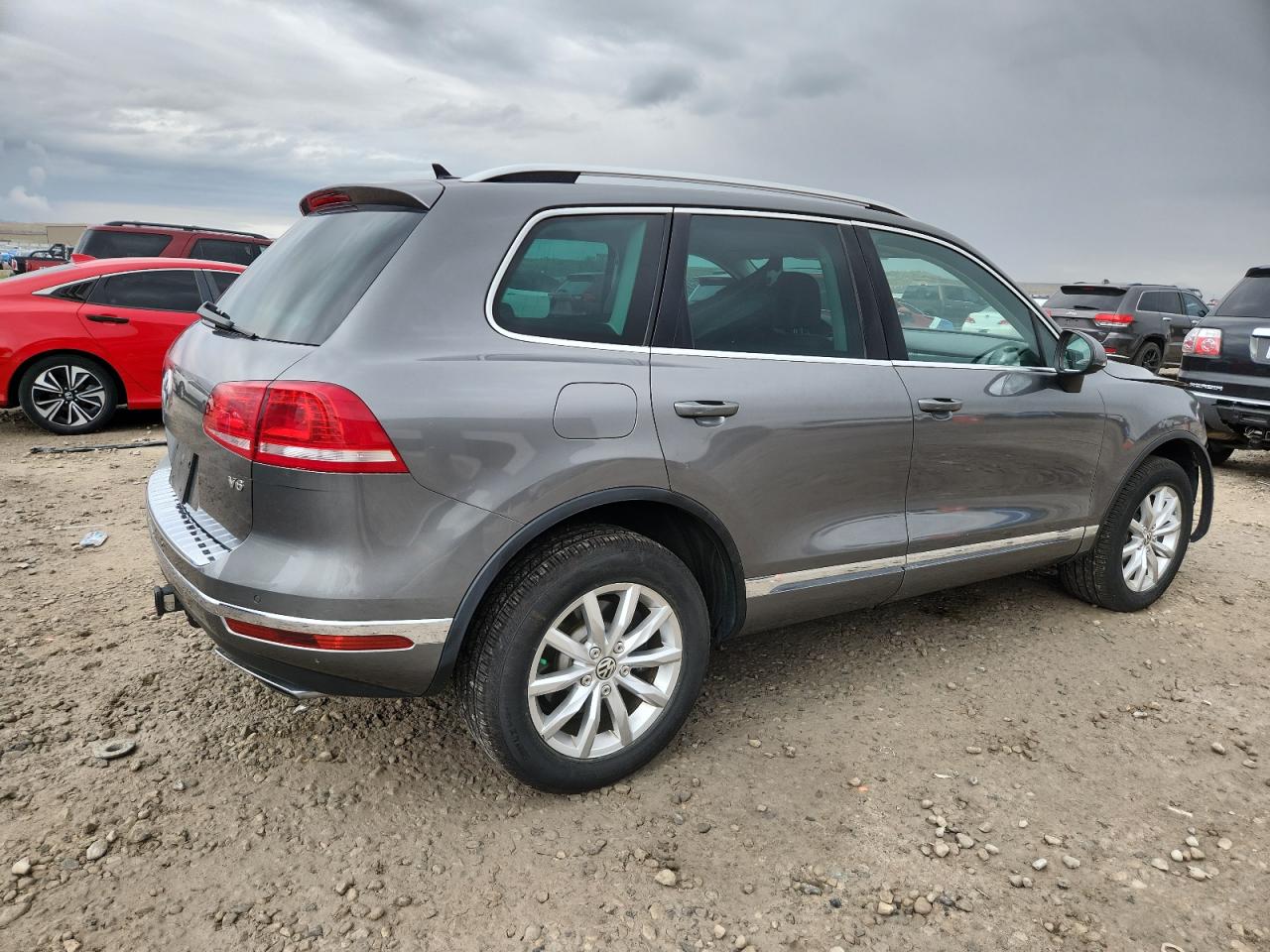 Volkswagen Touareg Sport Image 2