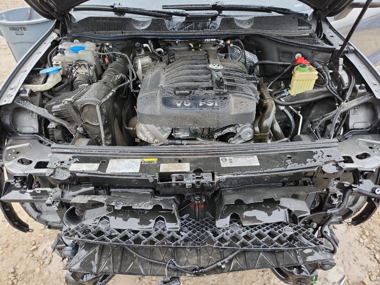 Volkswagen Touareg Sport Image 12