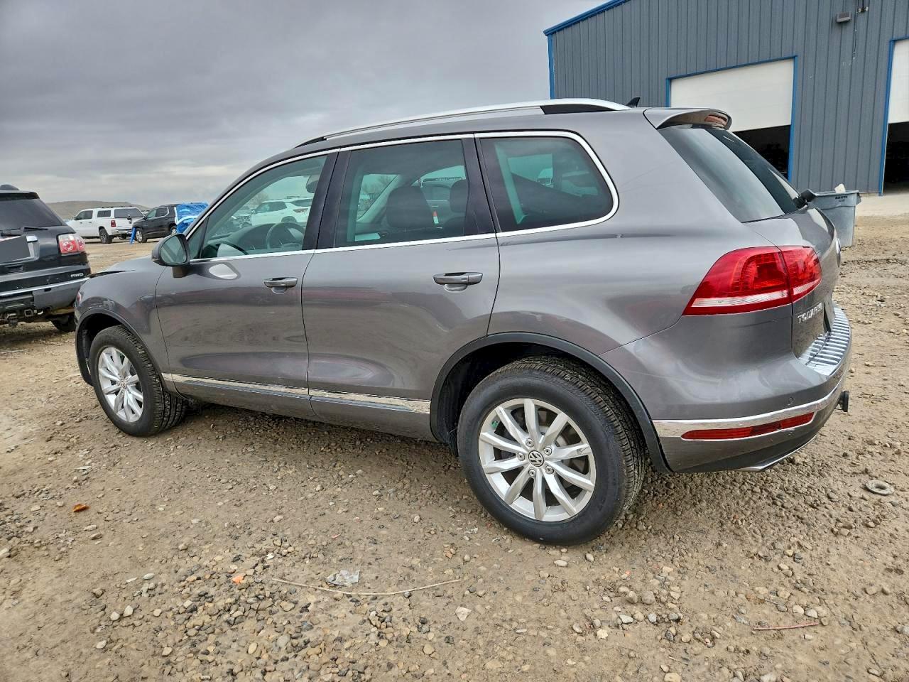 Volkswagen Touareg Sport Image 13