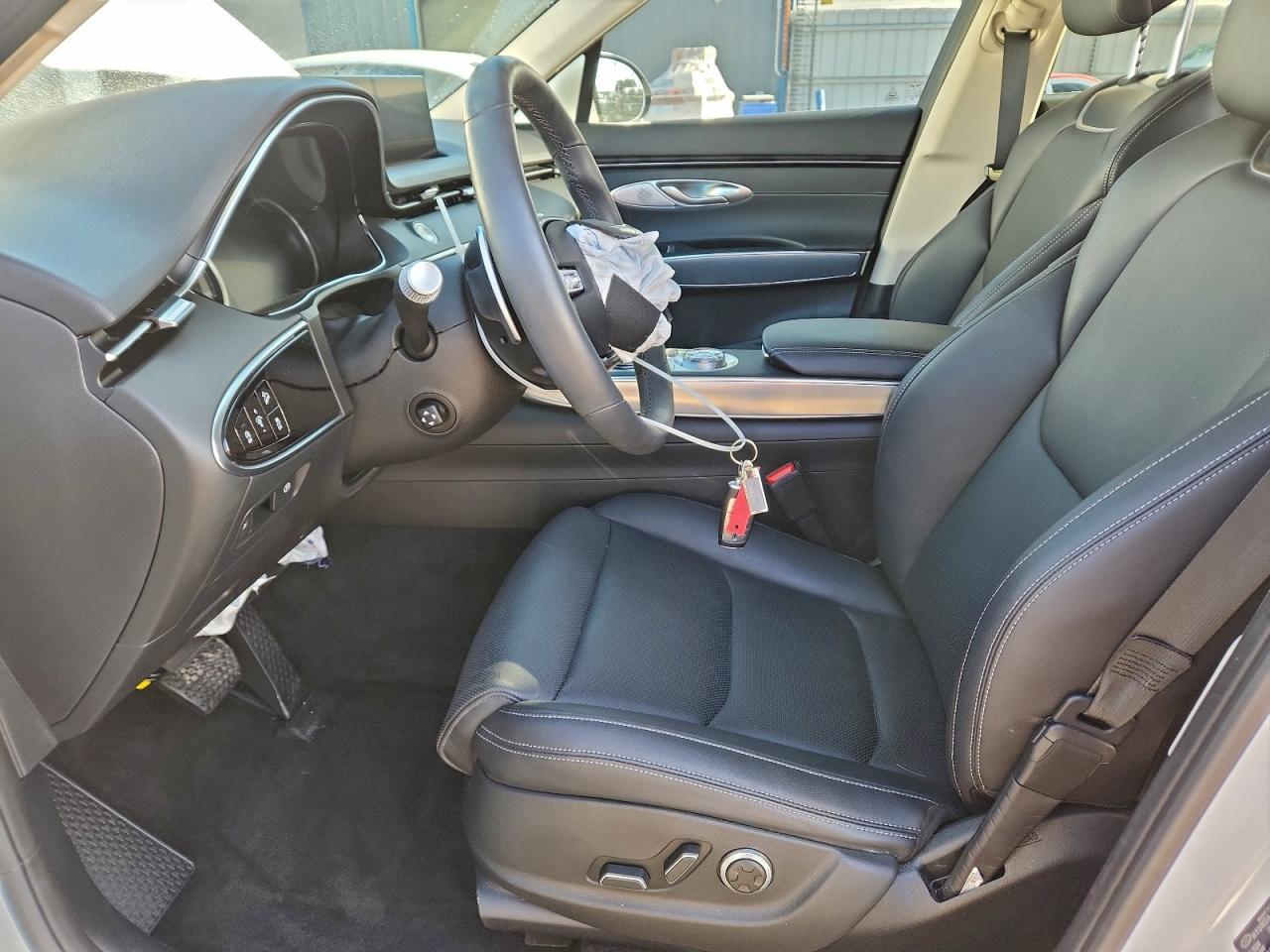 Genesis Gv70 Base Base Image 13