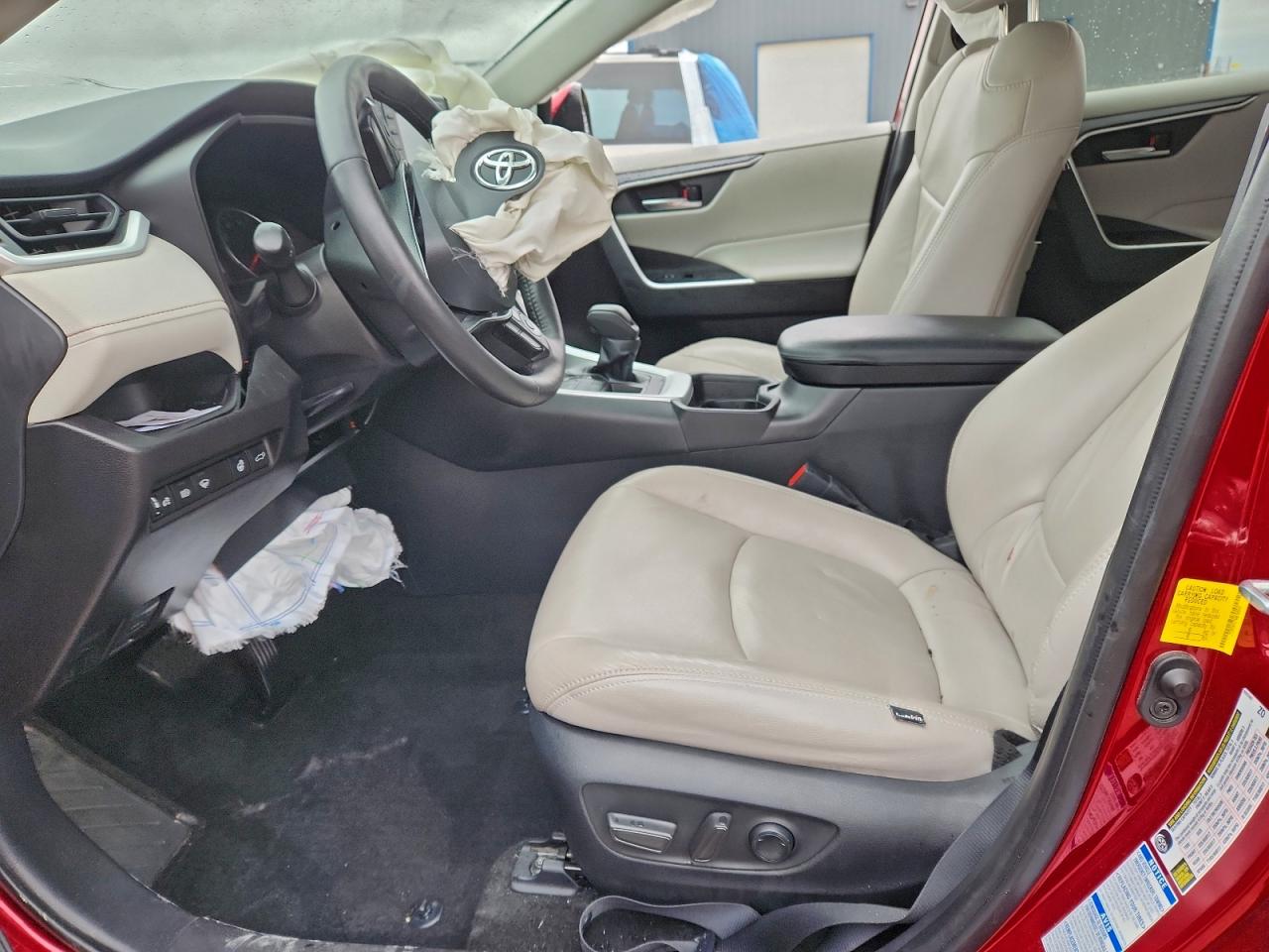 Toyota RAV4 Xle Image 14