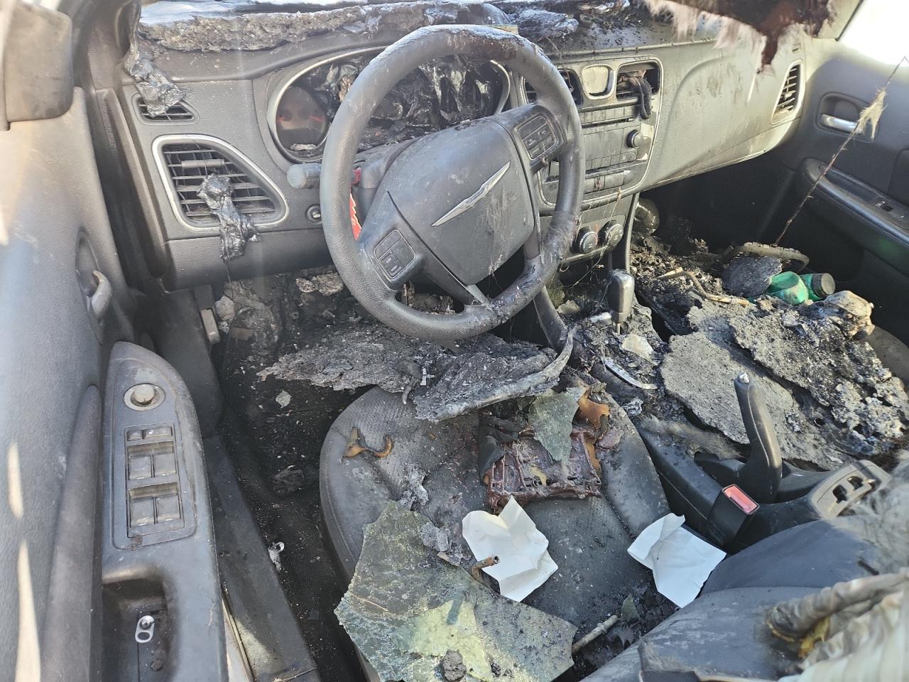 Chrysler 200 Lx Image 3