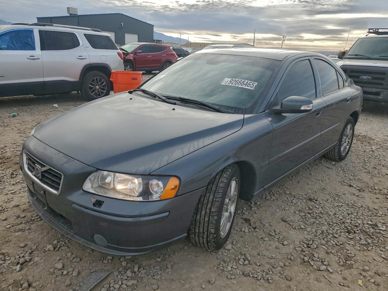 Volvo S60 2.5t Image 1