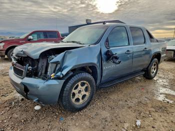  Salvage Chevrolet Avalanche