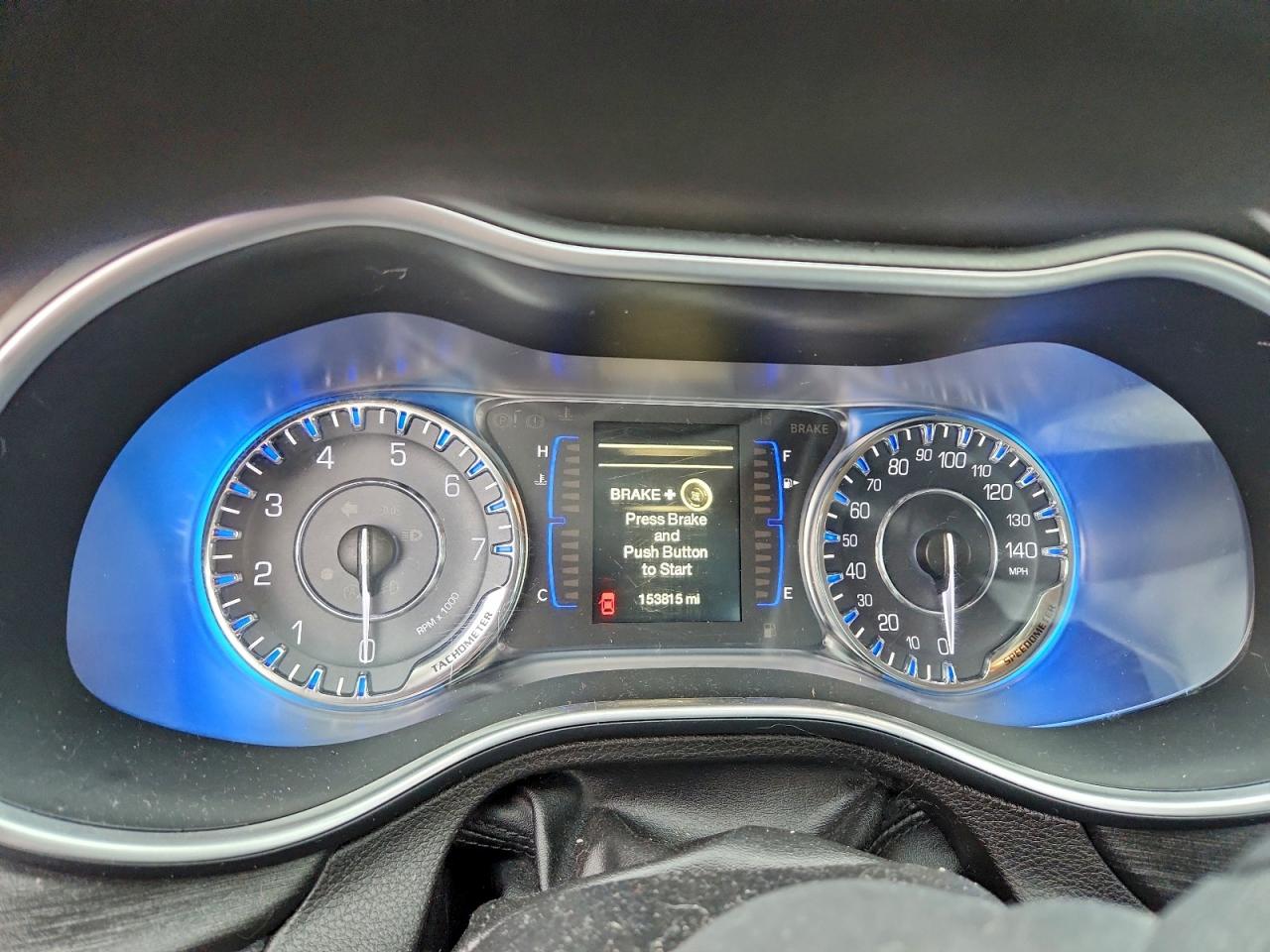 Chrysler 200 Limited Image 7