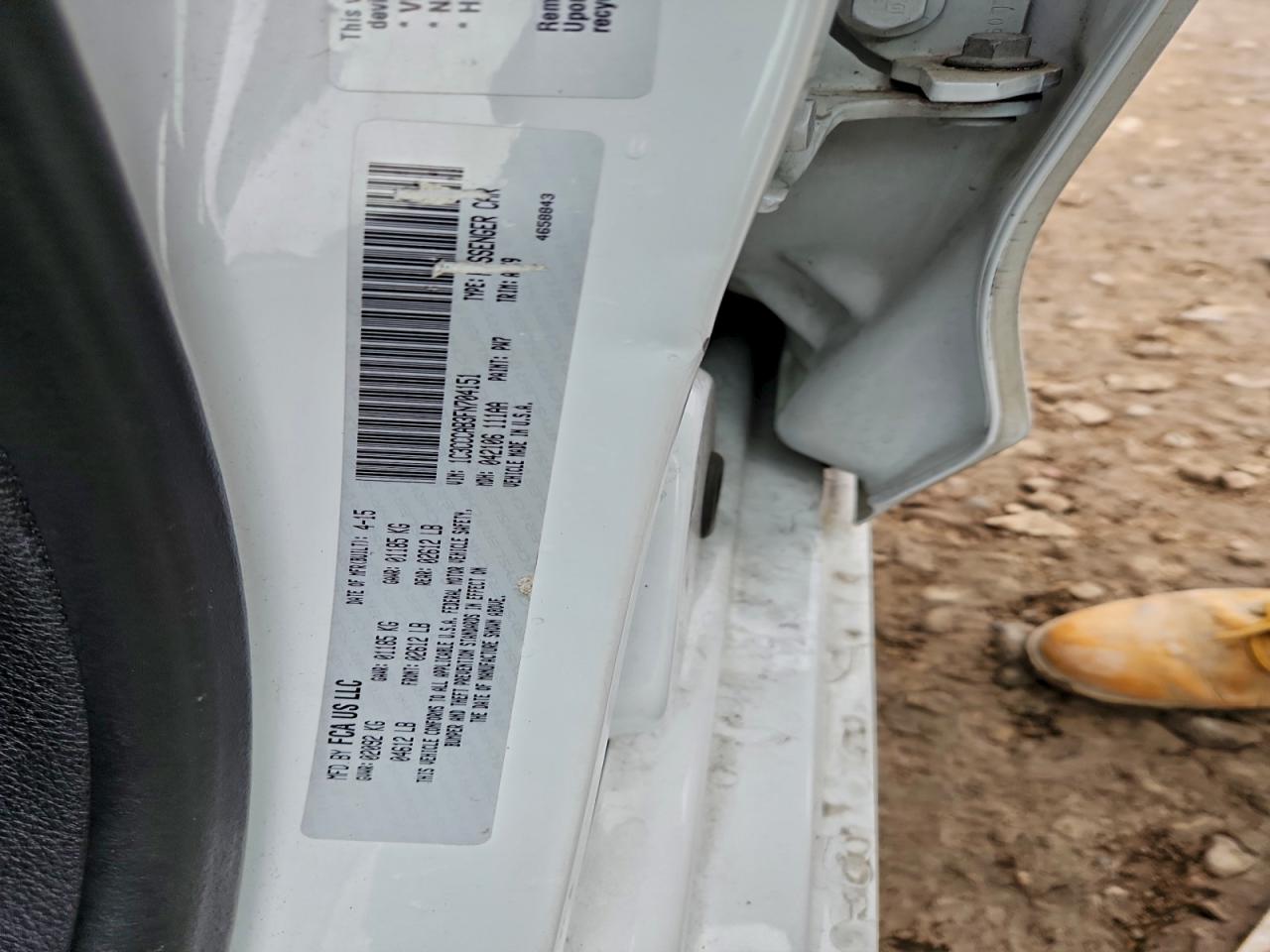 Chrysler 200 Limited Image 8