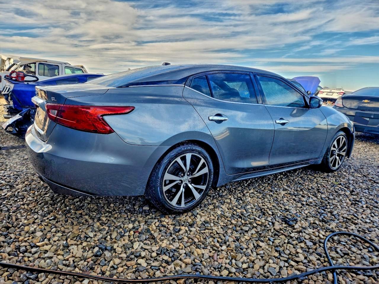 Nissan Maxima 3.5s Image 2