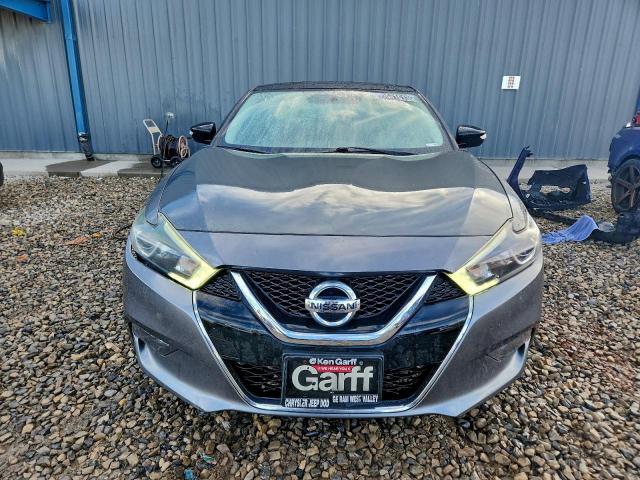 Nissan Maxima 3.5s Image 12