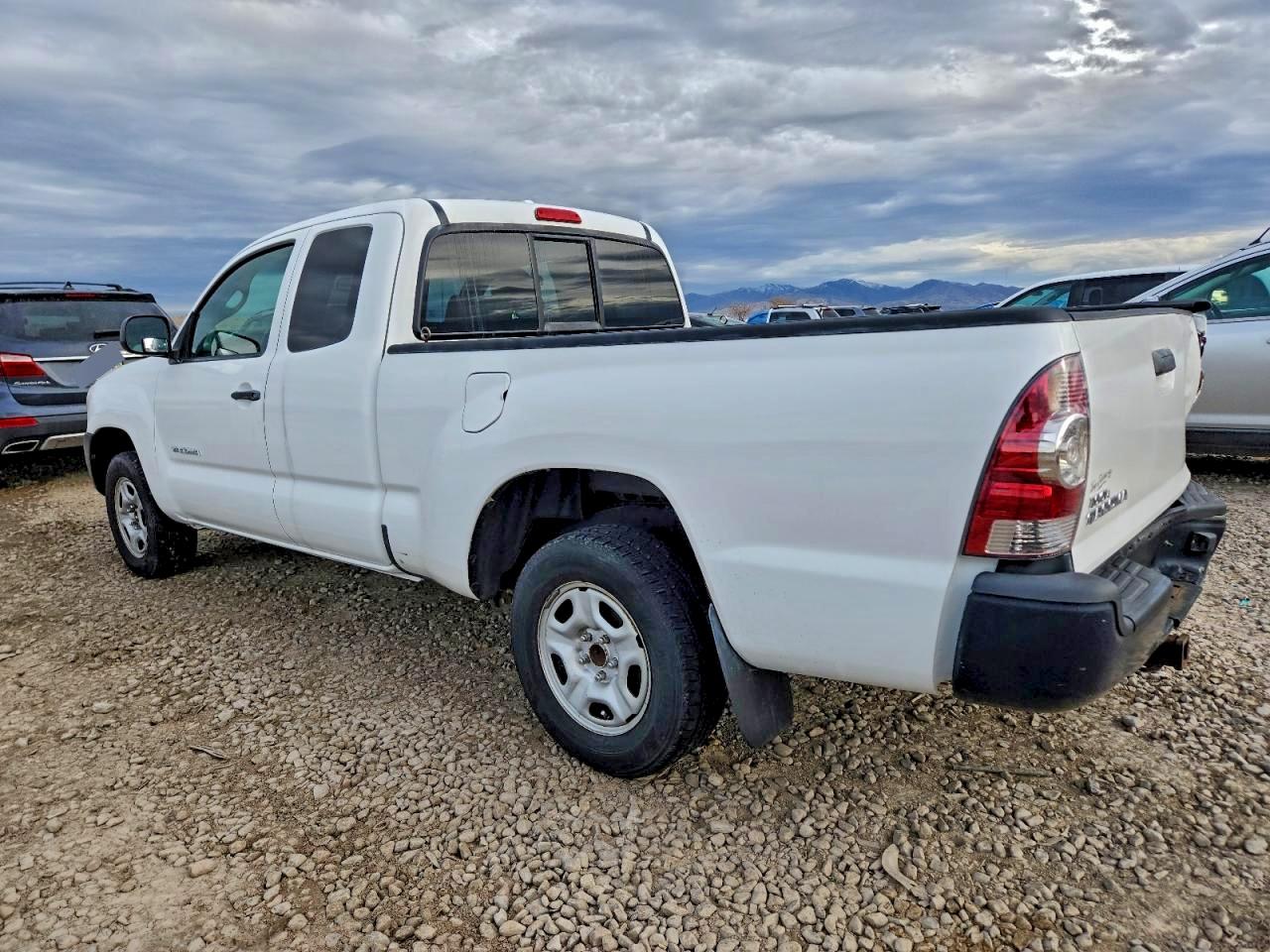 Toyota Tacoma Access Cab Image 11