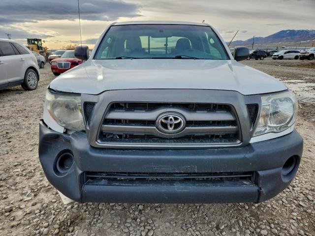Toyota Tacoma Access Cab Image 4
