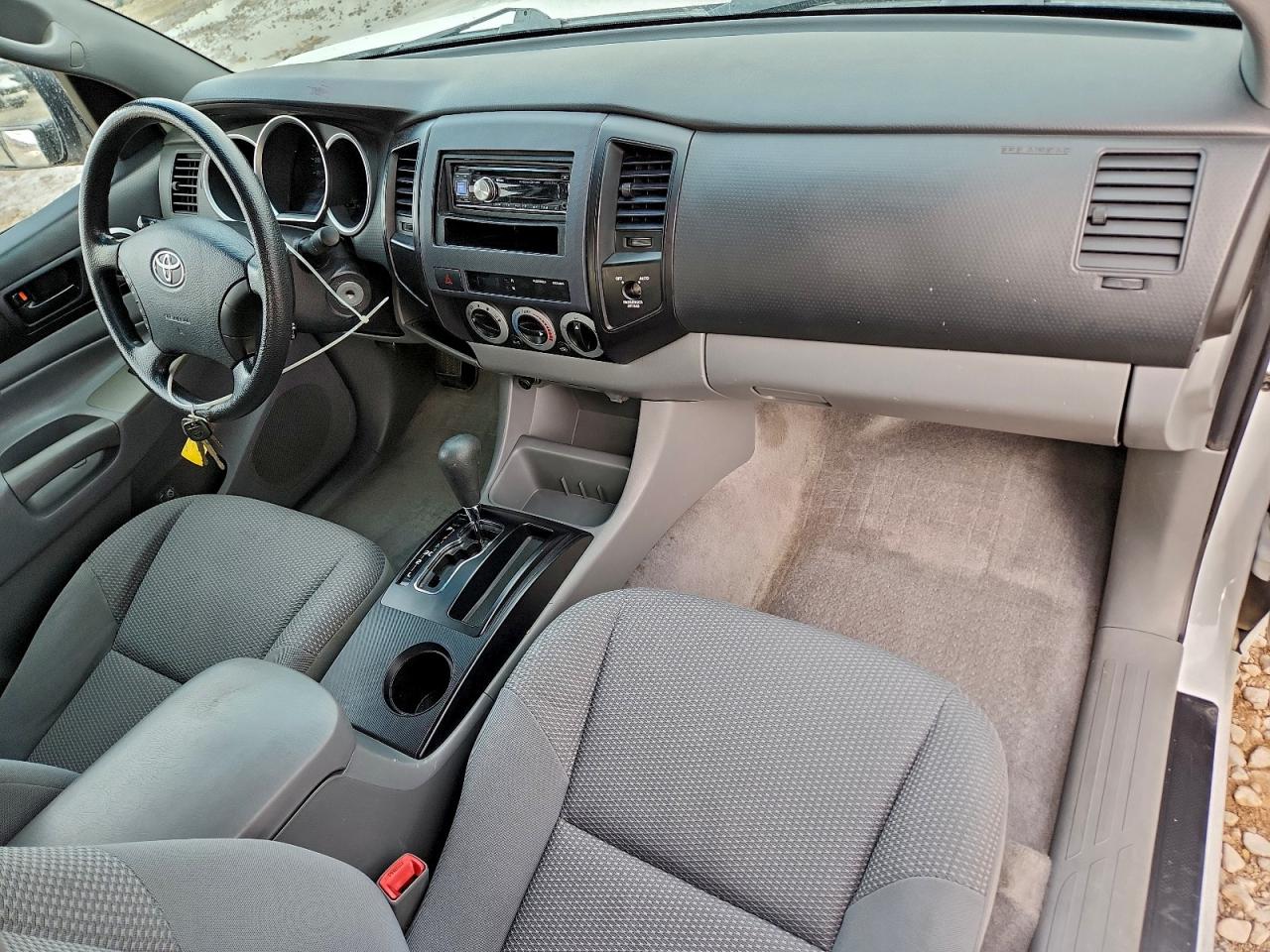 Toyota Tacoma Access Cab Image 7