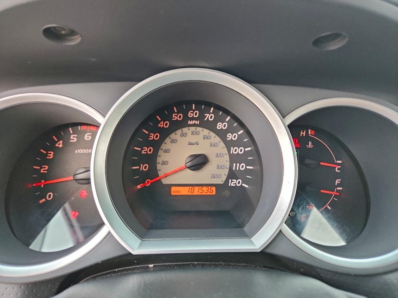 Toyota Tacoma Access Cab Image 6