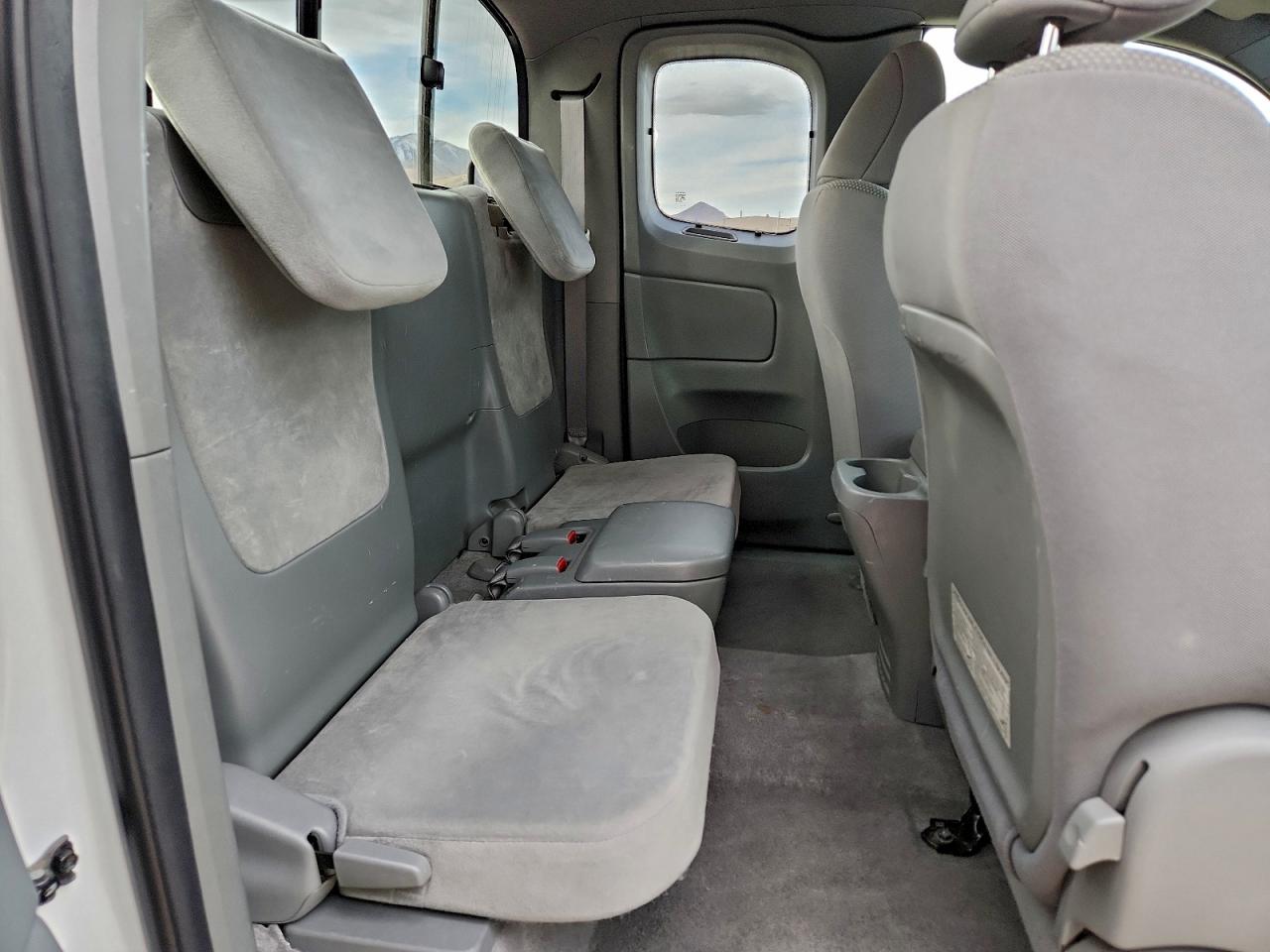 Toyota Tacoma Access Cab Image 5