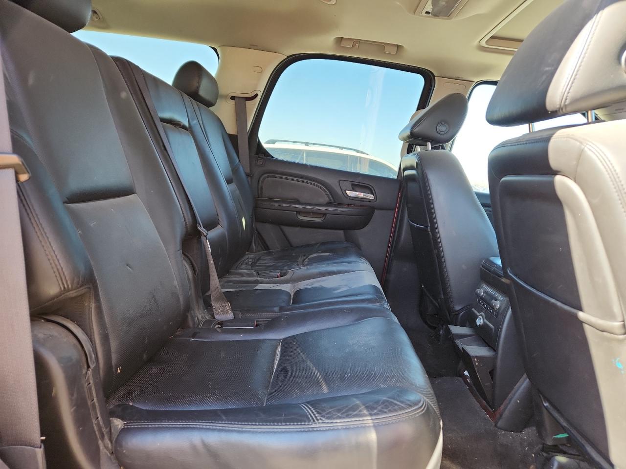 Cadillac Escalade Luxury Image 10